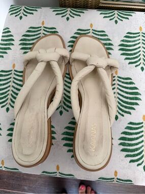 Kaanas knotted slide sandals size 9